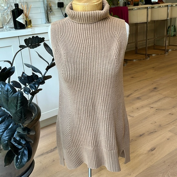 EUC Vince wool and cashmere blend light brown turtleneck sleeveless tunic - Picture 3 of 11